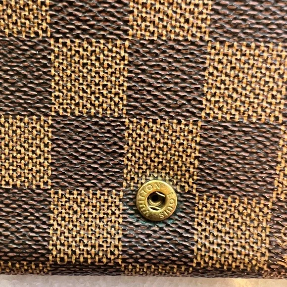 LV wallet - Picture 11 of 13